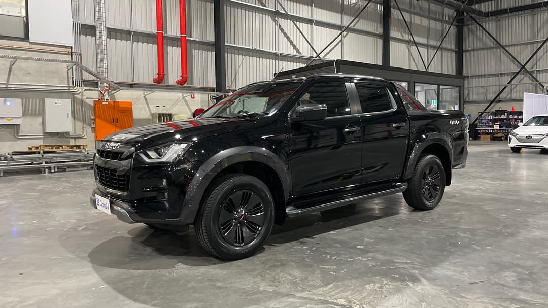 2022 Isuzu D-MAX X-terrain (4x4), Automatic, 31240 km, Left Front Diagonal (45- Degree) View