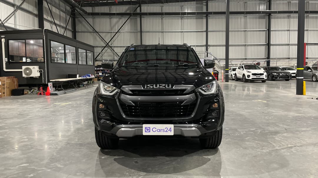 2022 Isuzu D-MAX X-terrain (4x4), Automatic, 31240 km, Front View