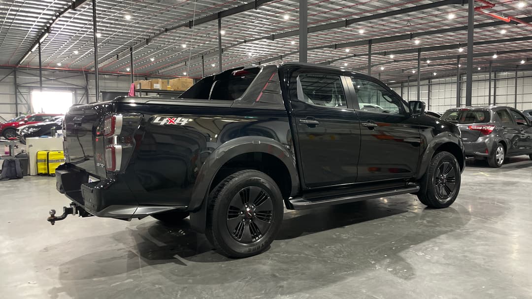 2022 Isuzu D-MAX X-terrain (4x4), Automatic, 31240 km, Right Back Diagonal (45- Degree) View