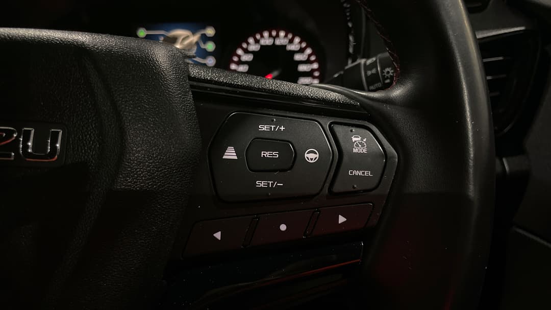 2022 Isuzu D-MAX X-terrain (4x4), Automatic, 31240 km, Cruise Control