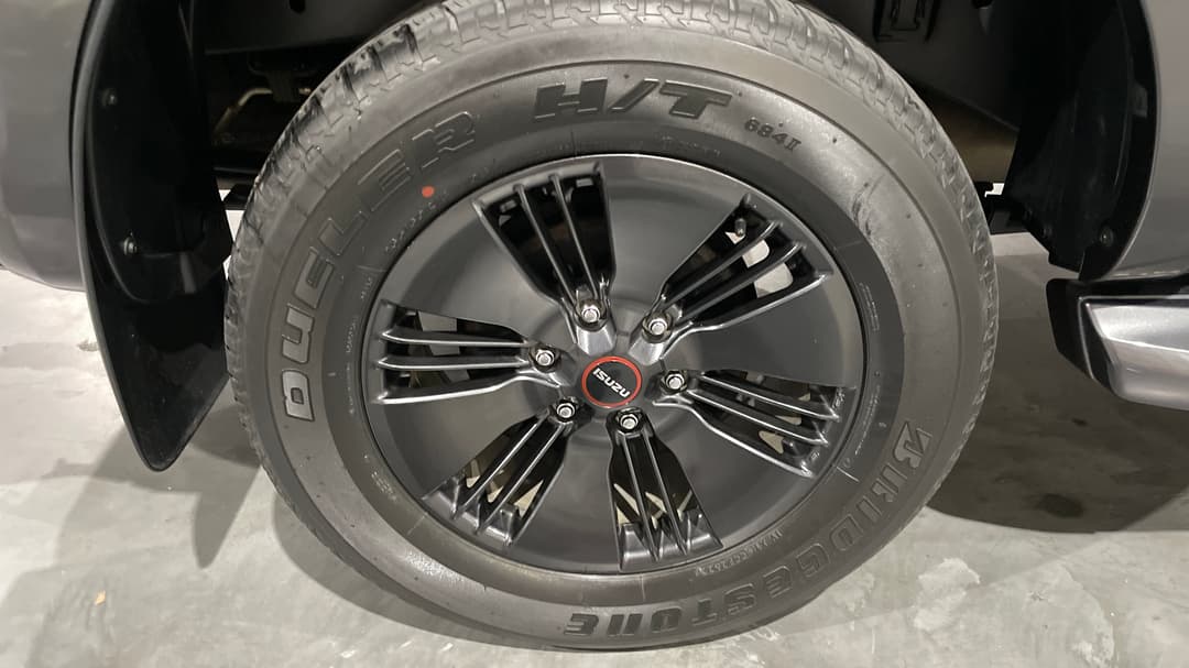 2022 Isuzu D-MAX X-terrain (4x4), Automatic, 31240 km, Right Rear Wheel
