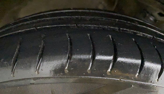 2016 Maruti Wagon R 1.0 LXI CNG, CNG, Manual, 82,258 km, Right Rear Tyre Tread