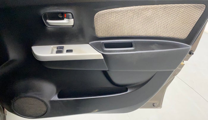 2016 Maruti Wagon R 1.0 LXI CNG, CNG, Manual, 82,258 km, Driver Side Door Panels Control