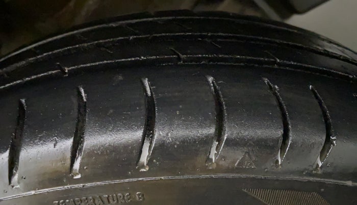 2016 Maruti Wagon R 1.0 LXI CNG, CNG, Manual, 82,258 km, Left Rear Tyre Tread