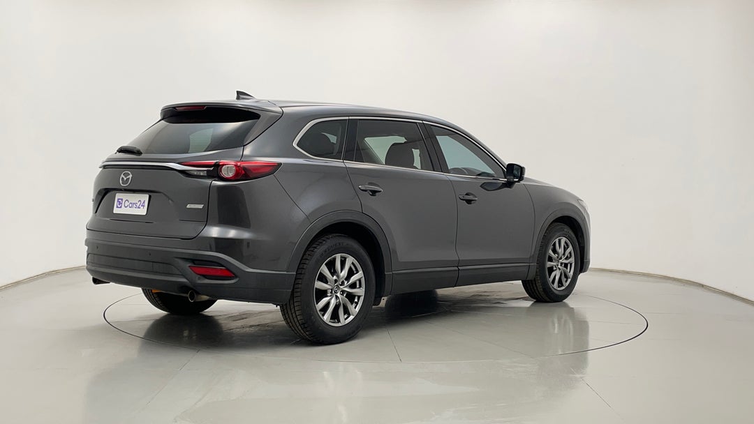 Right Back Diagonal (45- Degree) View