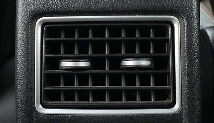 2017 Volkswagen Polo HIGHLINE PLUS 1.5L DIESEL, Diesel, Manual, 48,285 km, Rear AC Vents