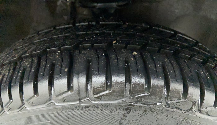 2015 Maruti Alto K10 VXI P, Petrol, Manual, 60,216 km, Right Front Tyre Tread