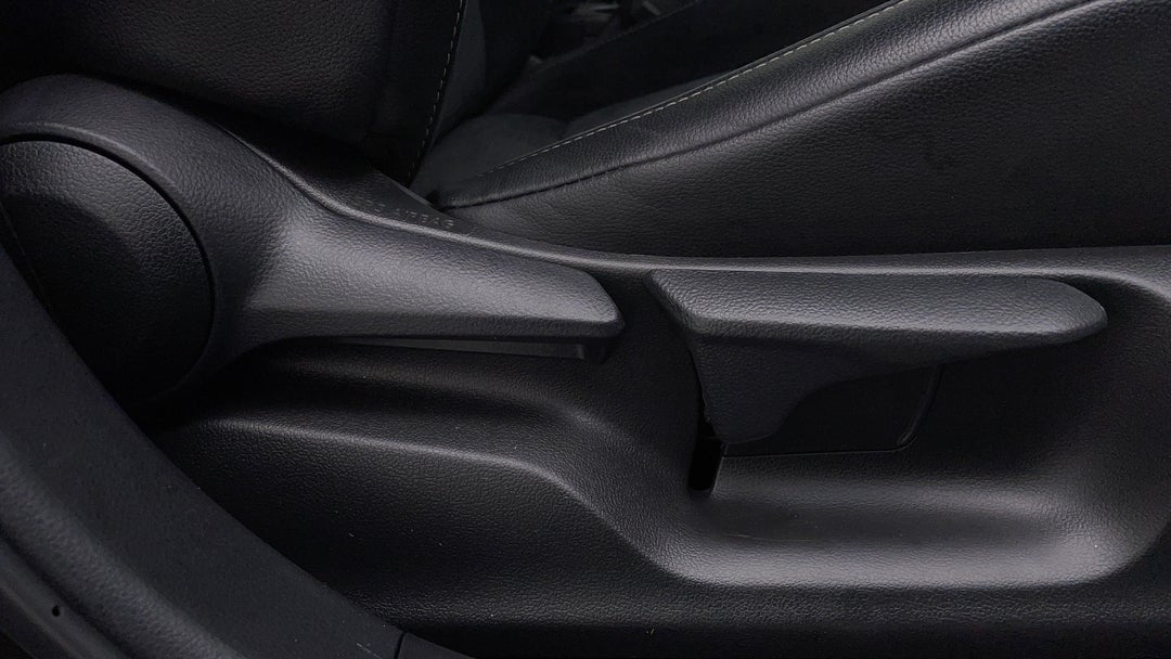 2021 Toyota Gr Yaris Gr, Manual, 22569 km, Drivers Side Adjustment Panel