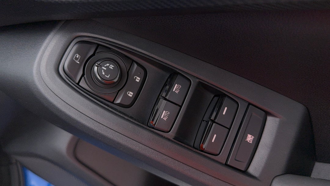 2024 Subaru Crosstrek Awd 2.0l, Automatic, 34012 km, Drivers Side Door Panel Controls