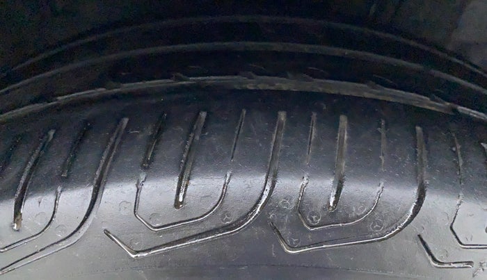 2014 Hyundai i20 ASTA 1.2, Petrol, Manual, 47,862 km, Right Front Tyre Tread
