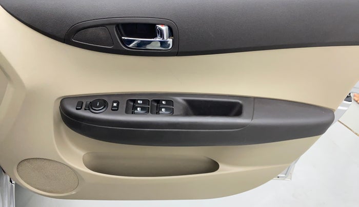 2014 Hyundai i20 ASTA 1.2, Petrol, Manual, 47,862 km, Driver Side Door Panels Control