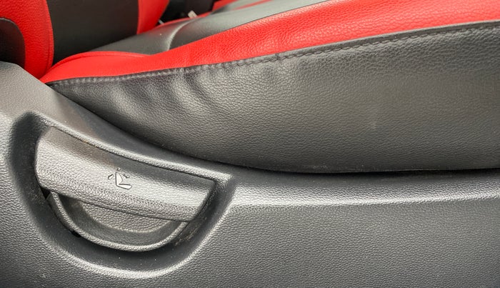 2016 Hyundai Grand i10 MAGNA 1.2 KAPPA VTVT, Petrol, Manual, 52,700 km, Driver Side Adjustment Panel