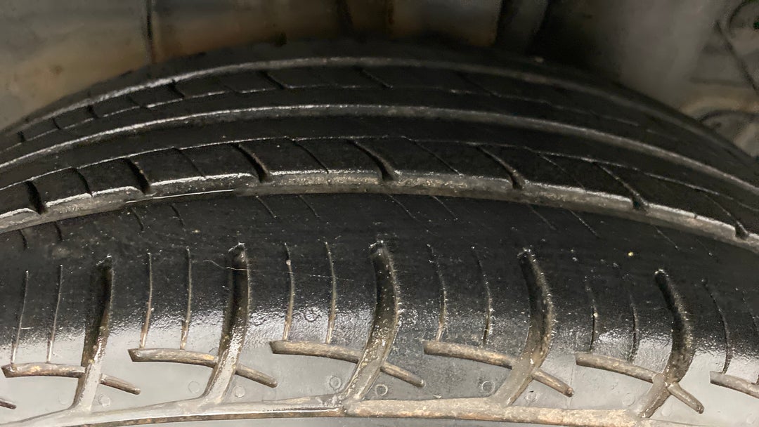 Left Rear Tyre Tread