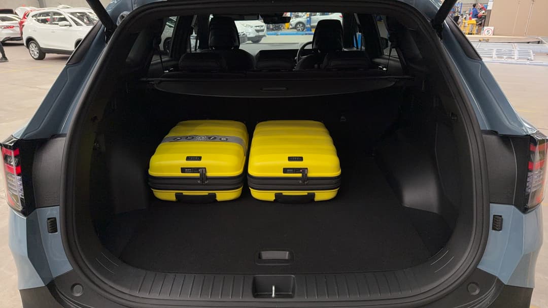 2025 Kia Sportage Gt Line (AWD), Automatic, 28275 km, Boot Inside View with Luggage