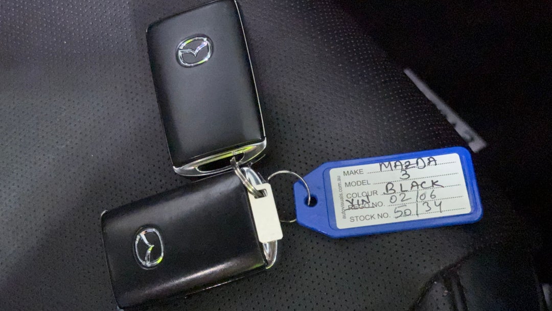 2019 Mazda 3 G25 Gt, Automatic, 82403 km, Key Close-up