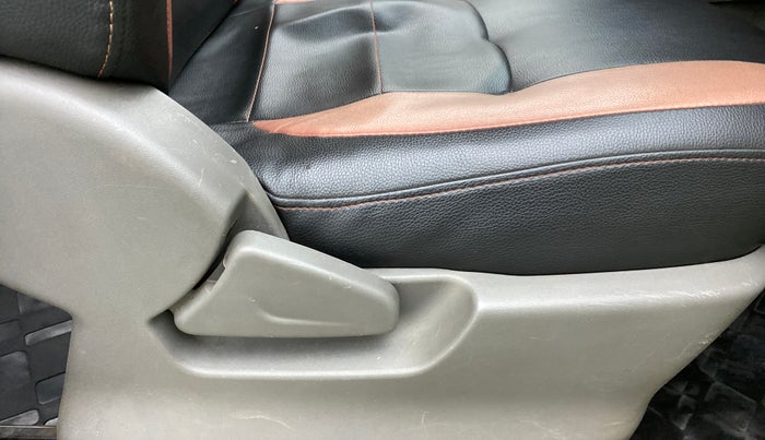 2016 Datsun Redi Go T (O), Petrol, Manual, 54,808 km, Driver Side Adjustment Panel