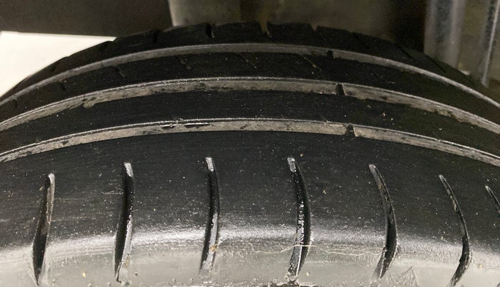2016 Datsun Redi Go T (O), Petrol, Manual, 54,808 km, Right Rear Tyre Tread