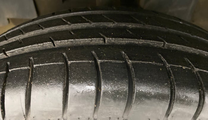 2016 Datsun Redi Go T (O), Petrol, Manual, 54,808 km, Left Front Tyre Tread
