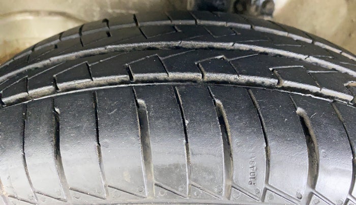 2014 Maruti Wagon R 1.0 VXI, Petrol, Manual, 87,240 km, Left Front Tyre Tread