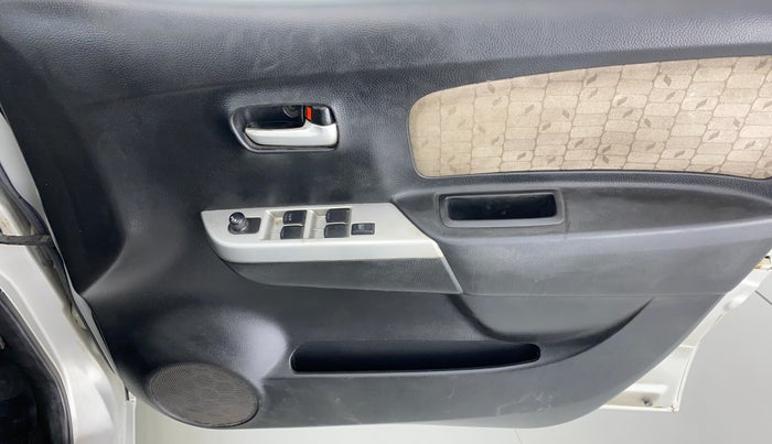 2014 Maruti Wagon R 1.0 VXI, Petrol, Manual, 87,240 km, Driver Side Door Panels Control