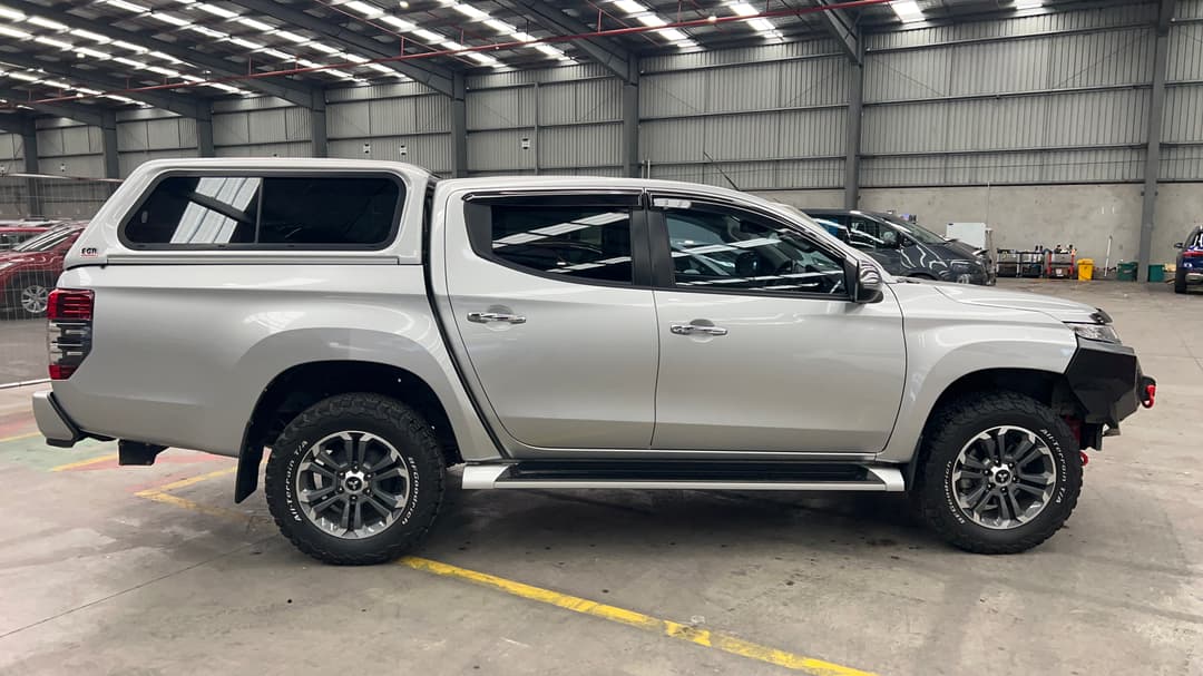 2020 Mitsubishi Triton Gls (4x4), Automatic, 71785 km, Right Side View