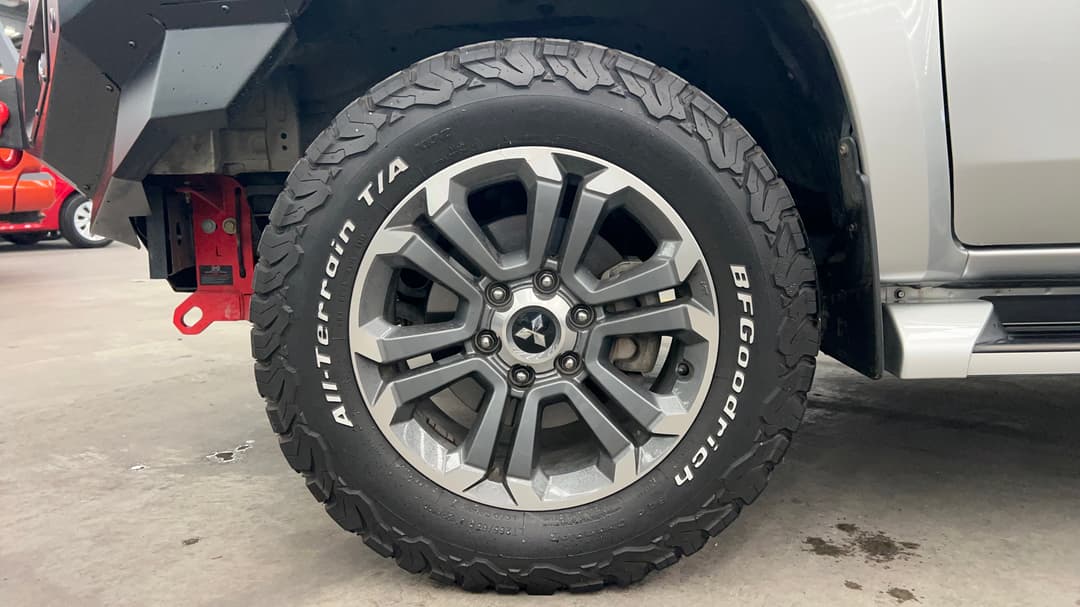 2020 Mitsubishi Triton Gls (4x4), Automatic, 71785 km, Left Front Wheel