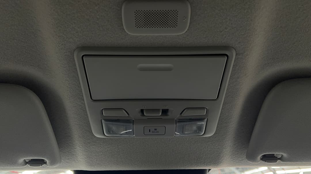 2020 Mitsubishi Triton Gls (4x4), Automatic, 71785 km, On-Roof Controls/Sunglass holder