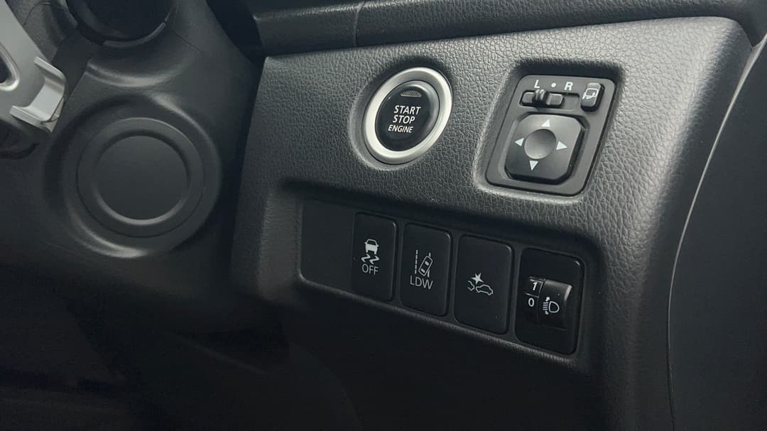 2020 Mitsubishi Triton Gls (4x4), Automatic, 71785 km, Utility Switches/Buttons