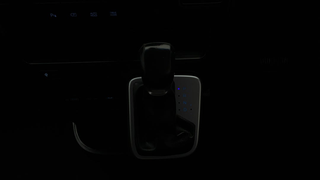 2021 Hyundai Staria Load Lr 2s 2.2d Liftback, Automatic, 74945 km, Gear Lever 