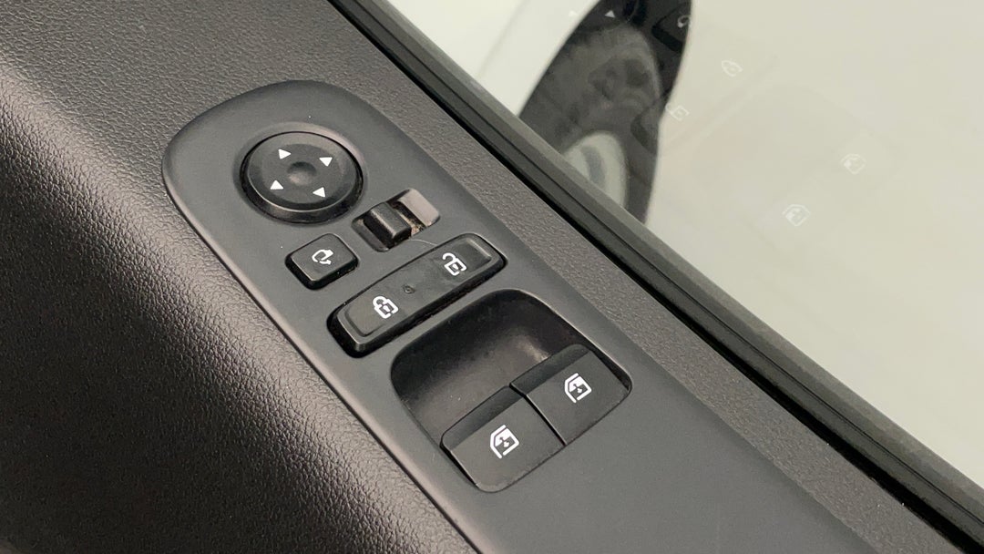 2021 Hyundai Staria Load Lr 2s 2.2d Liftback, Automatic, 74945 km, Drivers Side Door Panel Controls