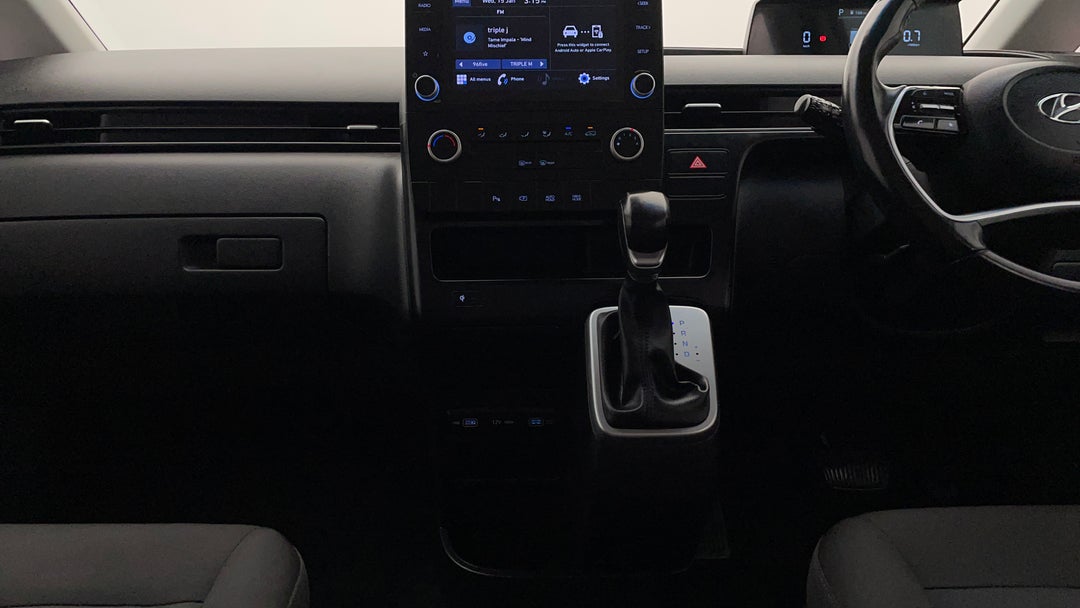 2021 Hyundai Staria Load Lr 2s 2.2d Liftback, Automatic, 74945 km, Center Console