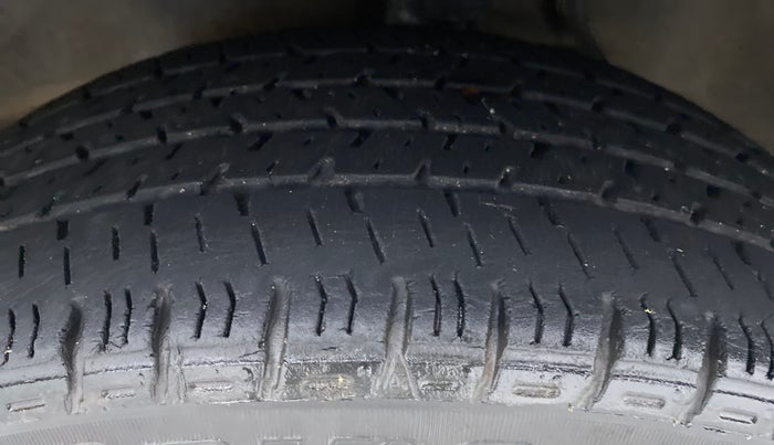 2015 Maruti Alto K10 VXI P, Petrol, Manual, 24,729 km, Left Front Tyre Tread