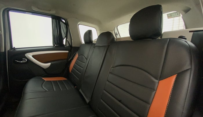 2015 Renault Duster 110 PS RXZ 4X4 MT DIESEL, Diesel, Manual, 70,490 km, Right Side Rear Door Cabin