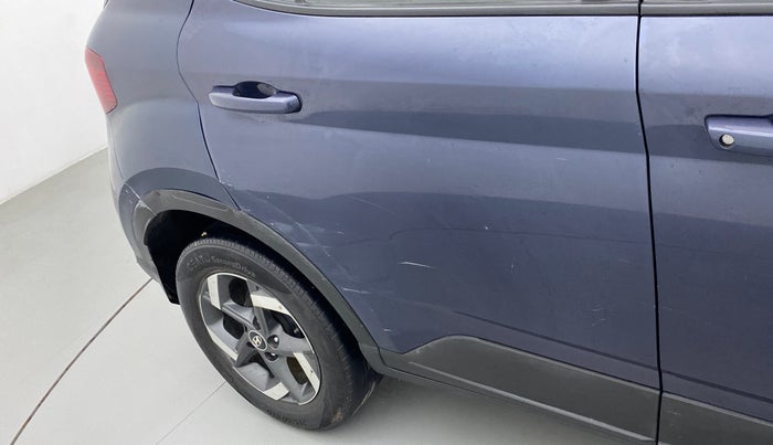 2021 Hyundai VENUE SX 1.5 CRDI, Diesel, Manual, 1,21,850 km, Right rear door - Minor scratches