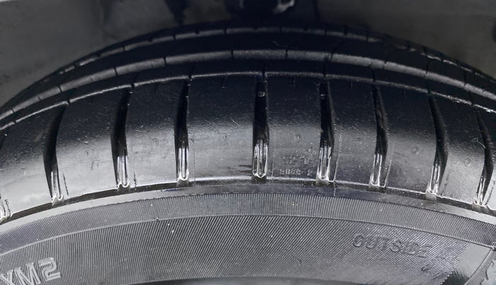 2015 Hyundai i10 SPORTZ 1.1 IRDE2, Petrol, Manual, 59,006 km, Right Front Tyre Tread