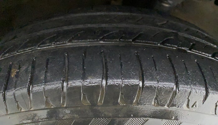 2012 Maruti Wagon R 1.0 VXI, Petrol, Manual, 61,609 km, Right Rear Tyre Tread