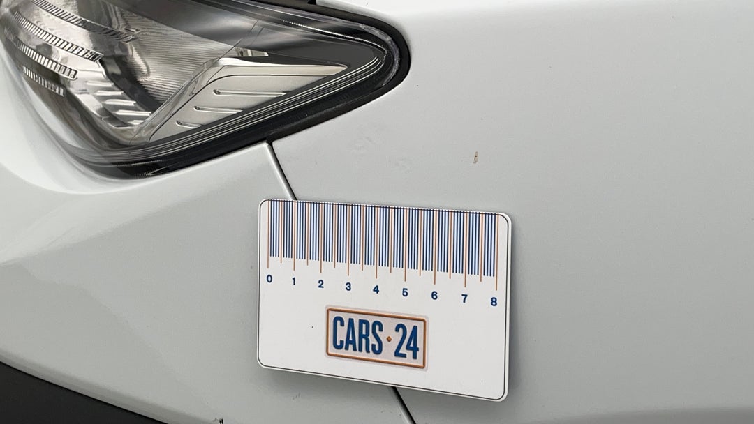 Quarter Panel Front LHS Guard Paint blemish