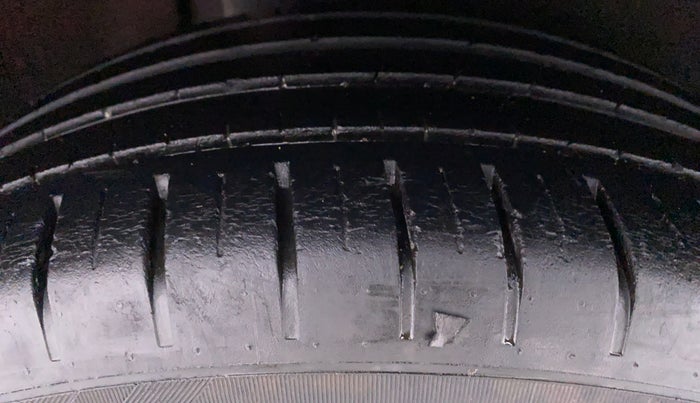 2017 Maruti Baleno ALPHA 1.2 K12, Petrol, Manual, 34,343 km, Right Rear Tyre Tread