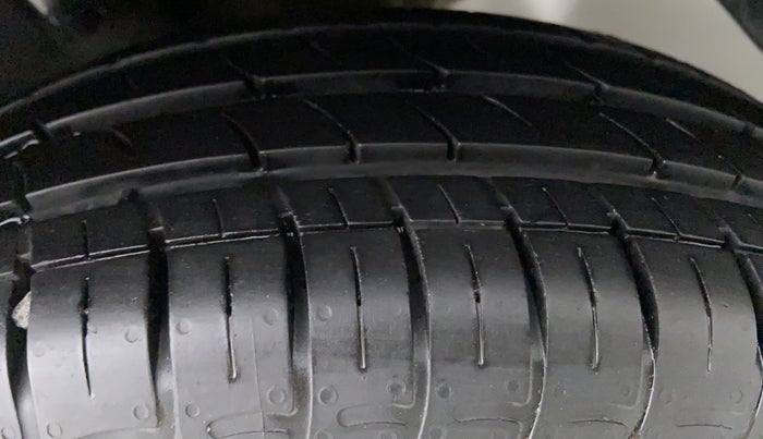 2022 Hyundai AURA S CNG, CNG, Manual, 9,259 km, Left Rear Tyre Tread