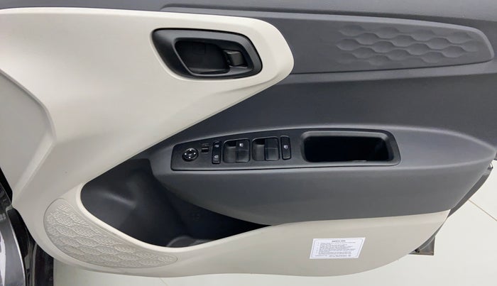 2022 Hyundai AURA S CNG, CNG, Manual, 9,259 km, Driver Side Door Panels Control