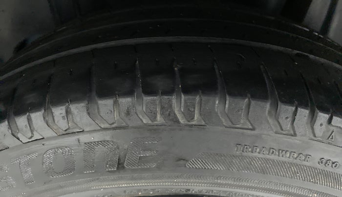 2020 Maruti XL6 ALPHA SHVS  MT, Petrol, Manual, 43,501 km, Left Rear Tyre Tread