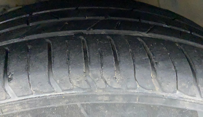 2018 Maruti S Cross ZETA 1.3, Diesel, Manual, 77,154 km, Left Front Tyre Tread