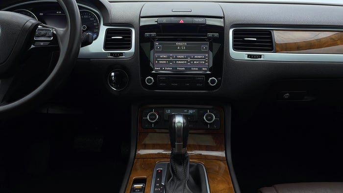 VOLKSWAGEN TOUAREG-Center Console
