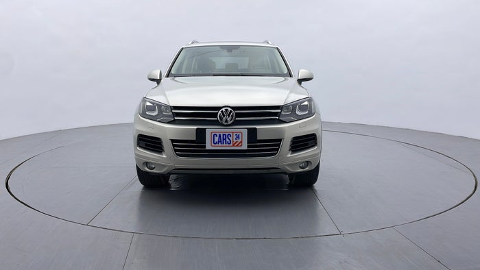 VOLKSWAGEN TOUAREG-Front View