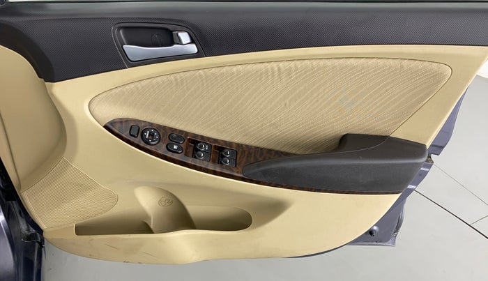 2015 Hyundai Verna FLUIDIC 1.6 VTVT S, Petrol, Manual, 59,493 km, Driver Side Door Panels Control