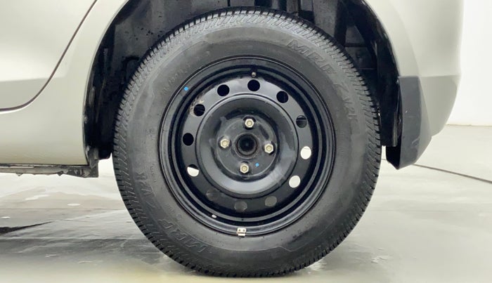 2016 Maruti Swift VXI D, Petrol, Manual, 17,139 km, Left Rear Wheel