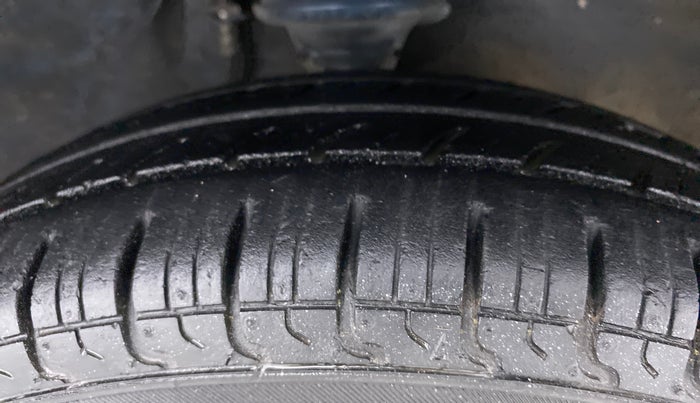 2015 Maruti Alto 800 LXI, Petrol, Manual, 18,677 km, Right Front Tyre Tread