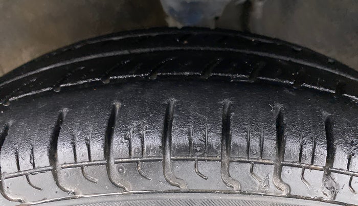 2015 Maruti Alto 800 LXI, Petrol, Manual, 18,677 km, Left Front Tyre Tread