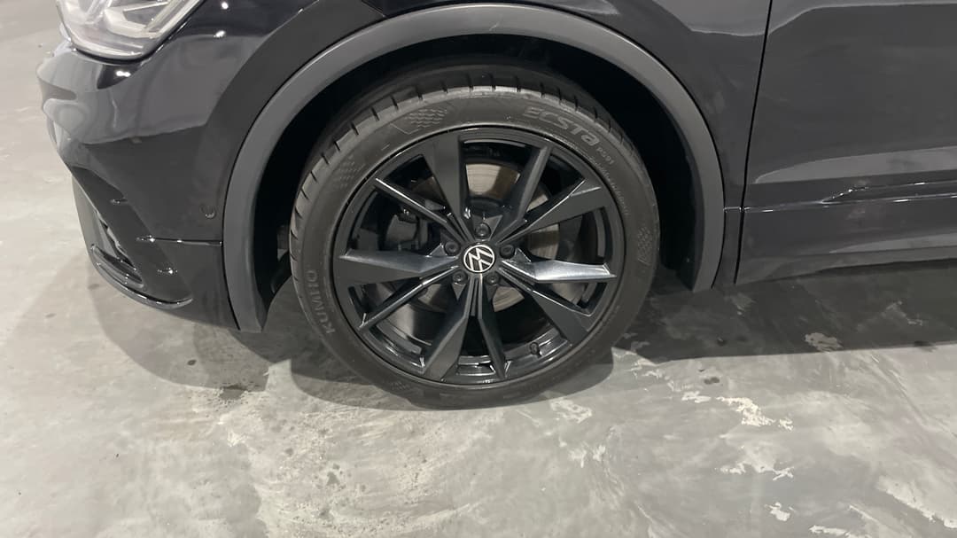 2021 Volkswagen Tiguan 162tsi R-line, Automatic, 69062 km, Left Front Wheel