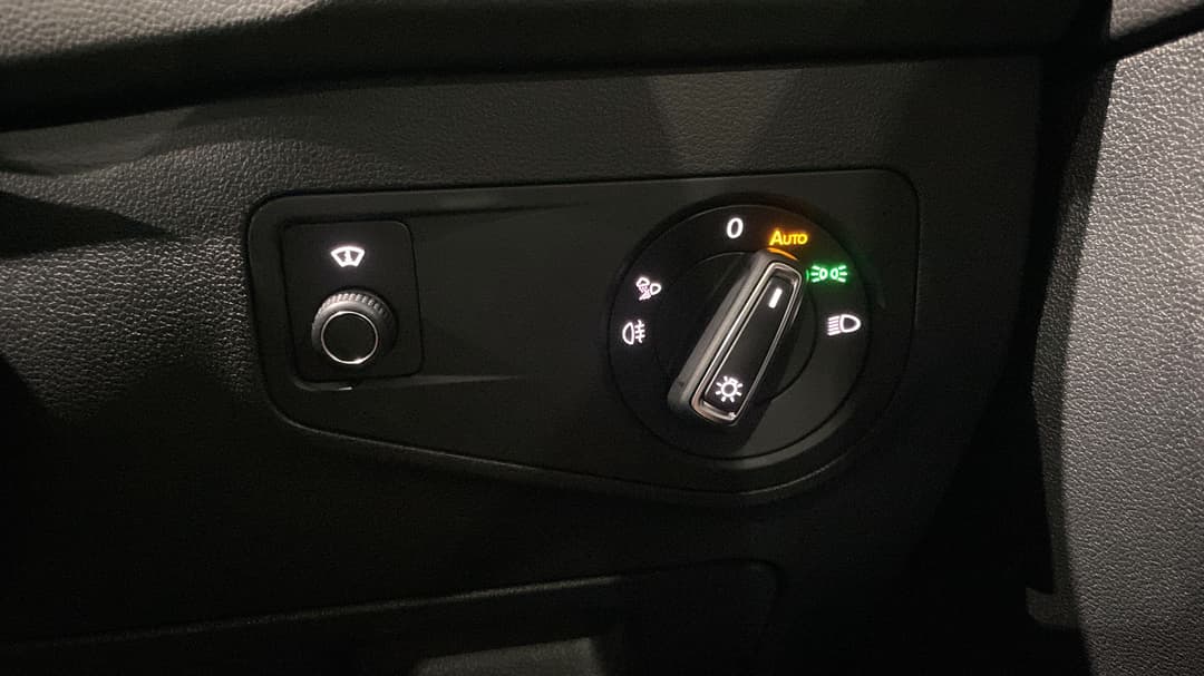 2021 Volkswagen Tiguan 162tsi R-line, Automatic, 69062 km, Utility Switches/Buttons